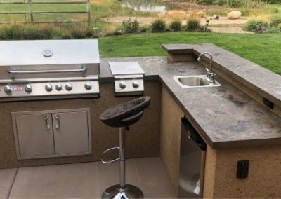 Built in Kitchen outdoors with BBQ grill