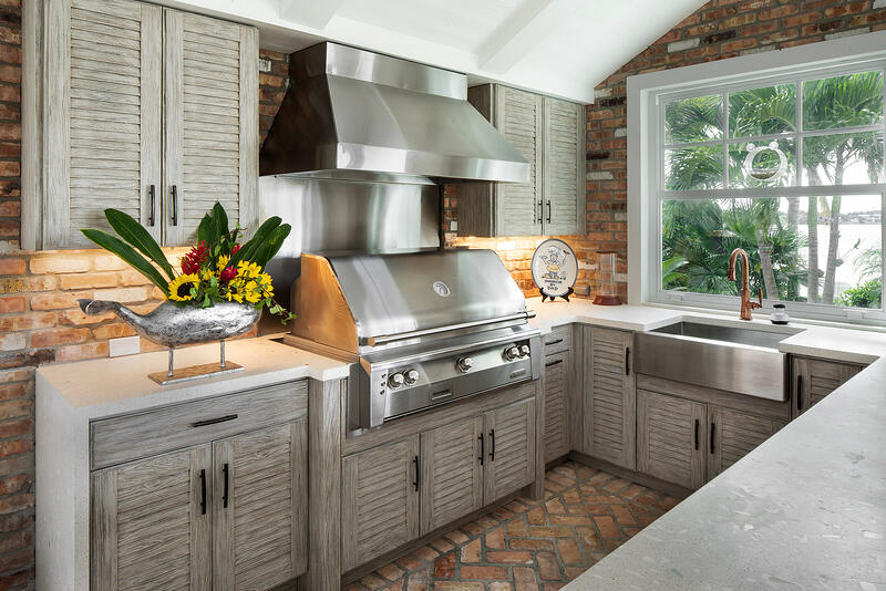 NatureKast outdoor kitchens - Louver Style in Weathered Driftwood finish